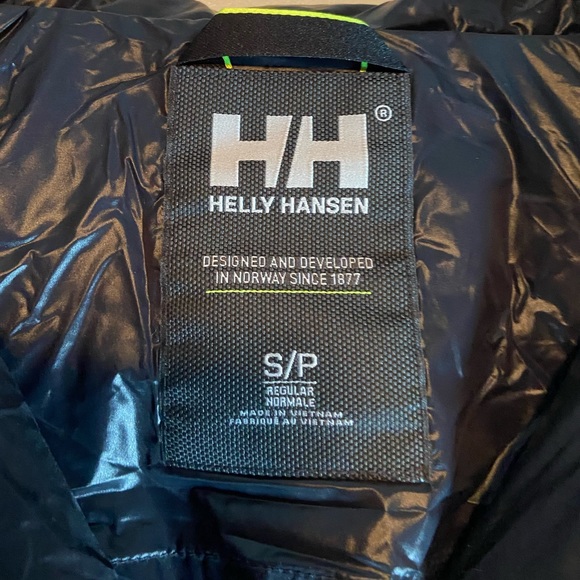 Brand new with tags Helly Hansen “W Tundra Down Coat” in Black. - Picture 6 of 8